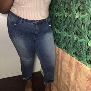 Medium/Dark Wash Jeans (24W)